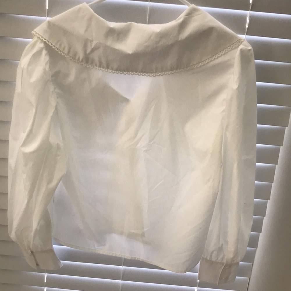 Q2 Button-Front Ruffle Shirt Embroidered Peter Pan collar Size S - Picture 11 of 15